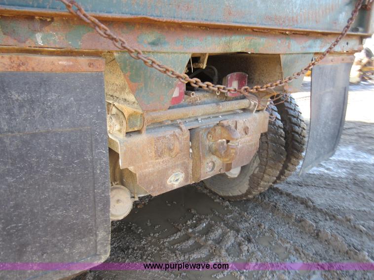 image for item I6850 1974 Ford dump truck