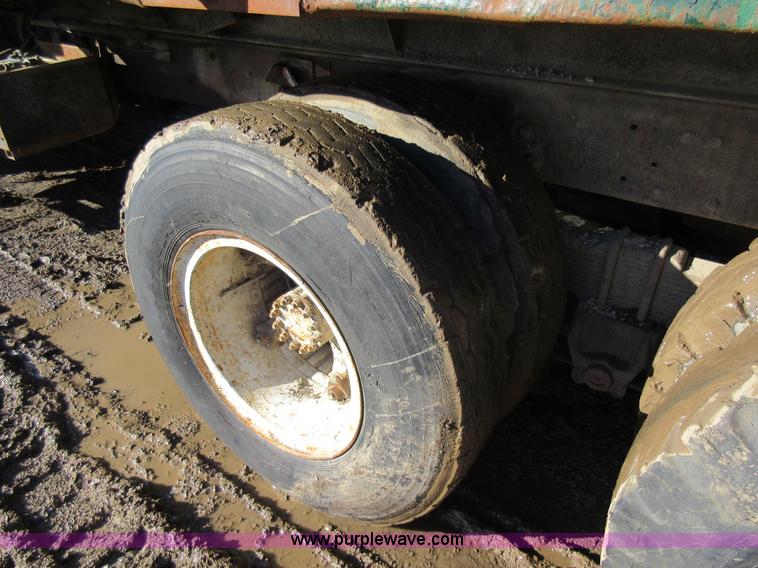 image for item I6850 1974 Ford dump truck