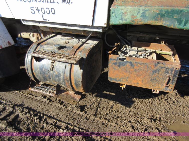 image for item I6850 1974 Ford dump truck