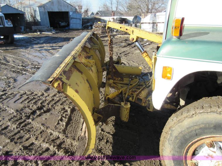 image for item I6850 1974 Ford dump truck