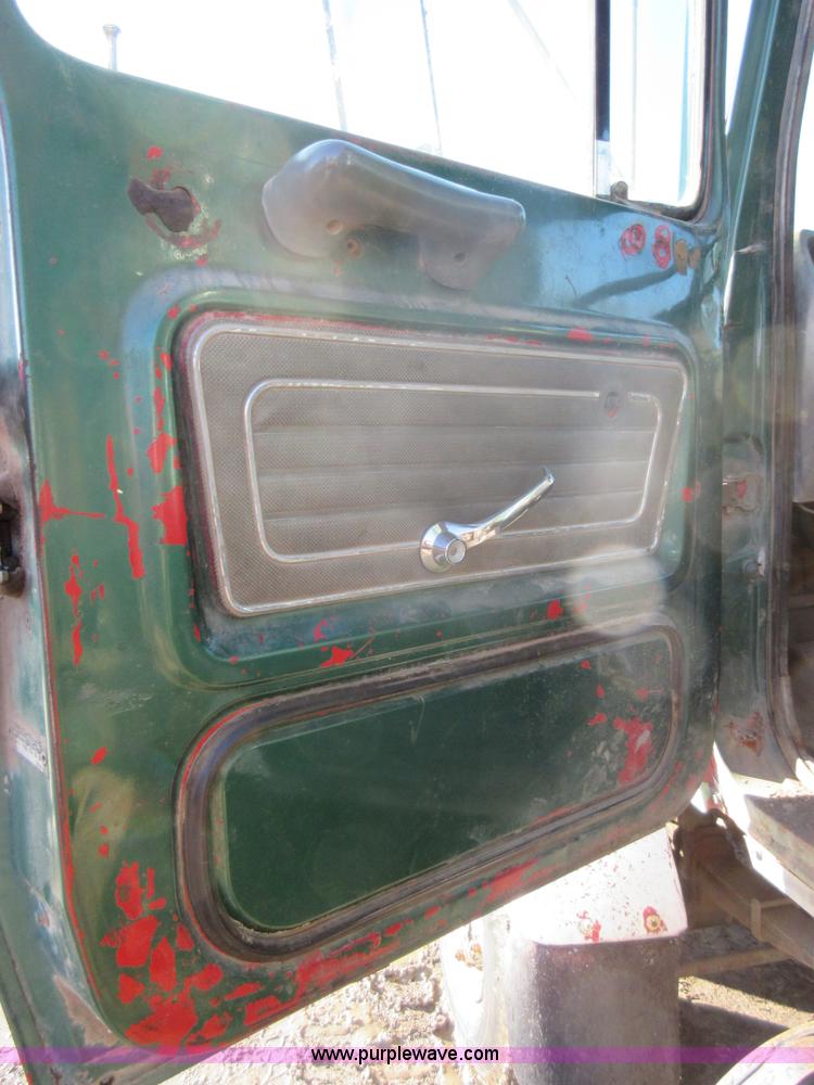 image for item I6850 1974 Ford dump truck