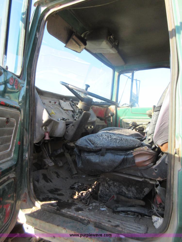 image for item I6850 1974 Ford dump truck