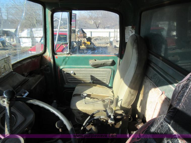 image for item I6850 1974 Ford dump truck