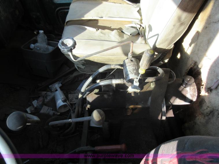 image for item I6850 1974 Ford dump truck