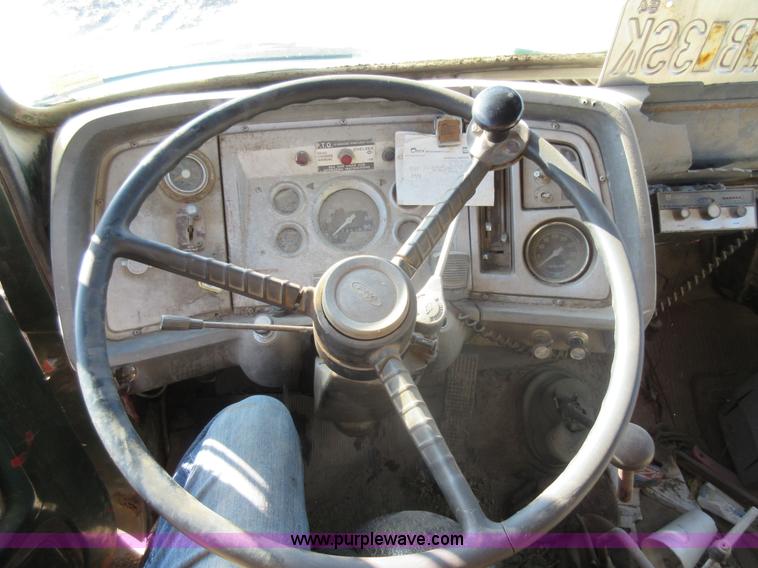 image for item I6850 1974 Ford dump truck