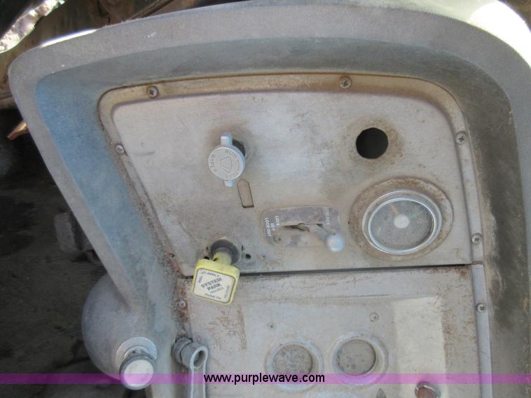 image for item I6850 1974 Ford dump truck