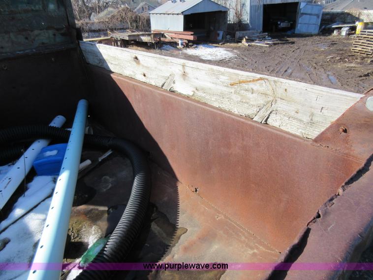 image for item I6851 1984 GMC Brigadier dump truck