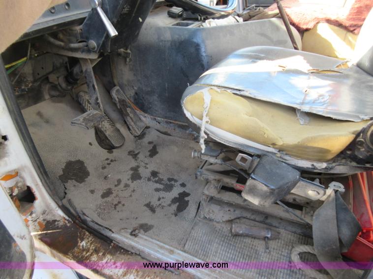 image for item I6851 1984 GMC Brigadier dump truck