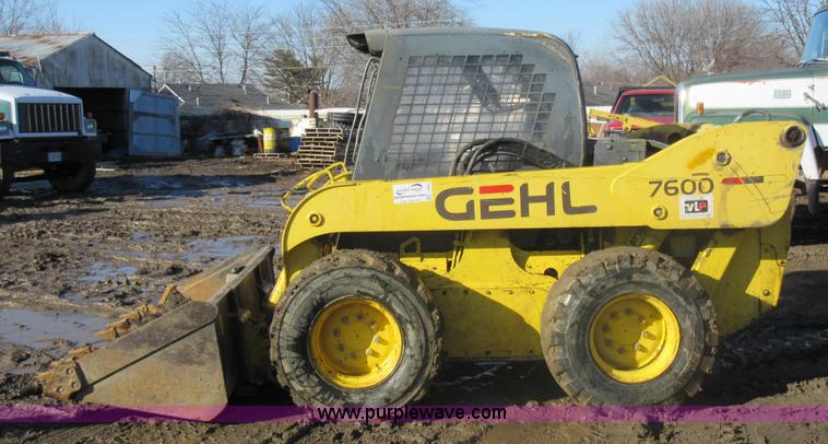 image for item I6852 2001 Gehl 7600 skid steer