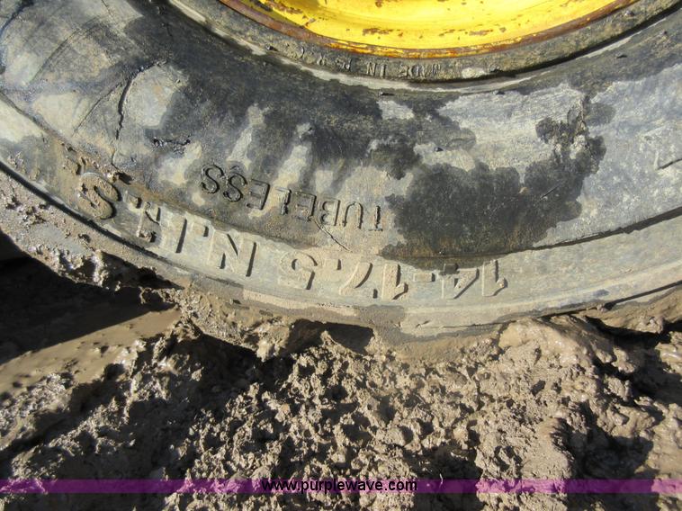 image for item I6852 2001 Gehl 7600 skid steer