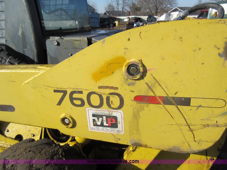 image for item I6852 2001 Gehl 7600 skid steer