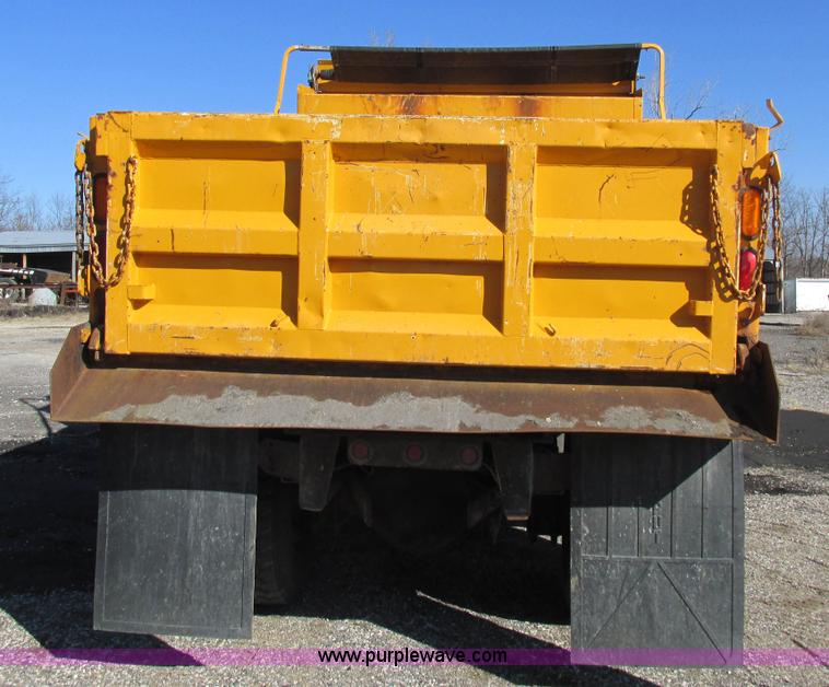 image for item I8774 2001 Freightliner FL70 dump truck