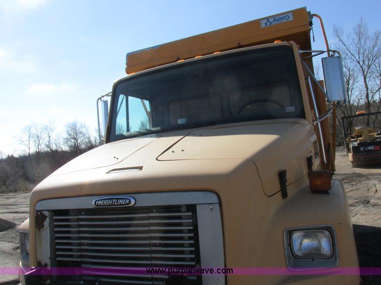 image for item I8774 2001 Freightliner FL70 dump truck