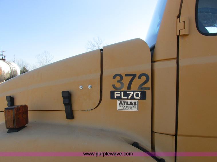 image for item I8774 2001 Freightliner FL70 dump truck
