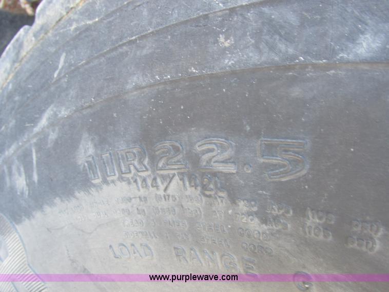 image for item I8774 2001 Freightliner FL70 dump truck