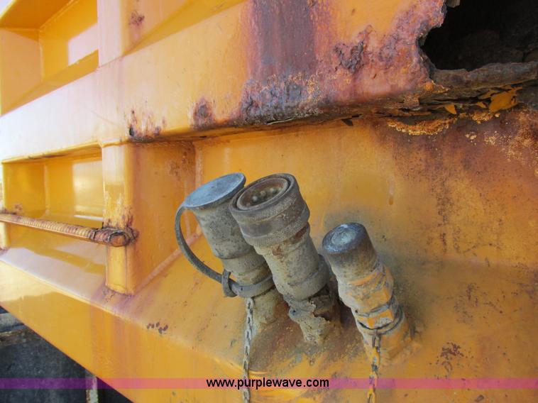 image for item I8774 2001 Freightliner FL70 dump truck