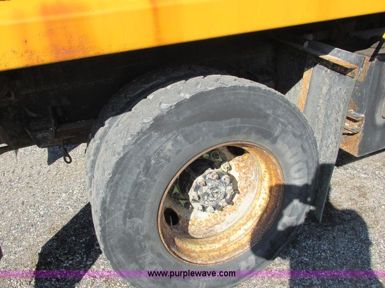 image for item I8774 2001 Freightliner FL70 dump truck