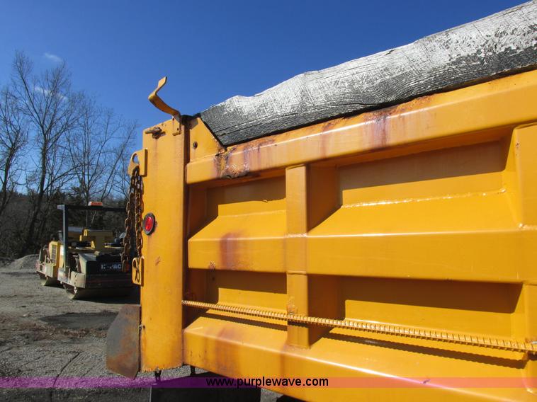 image for item I8774 2001 Freightliner FL70 dump truck