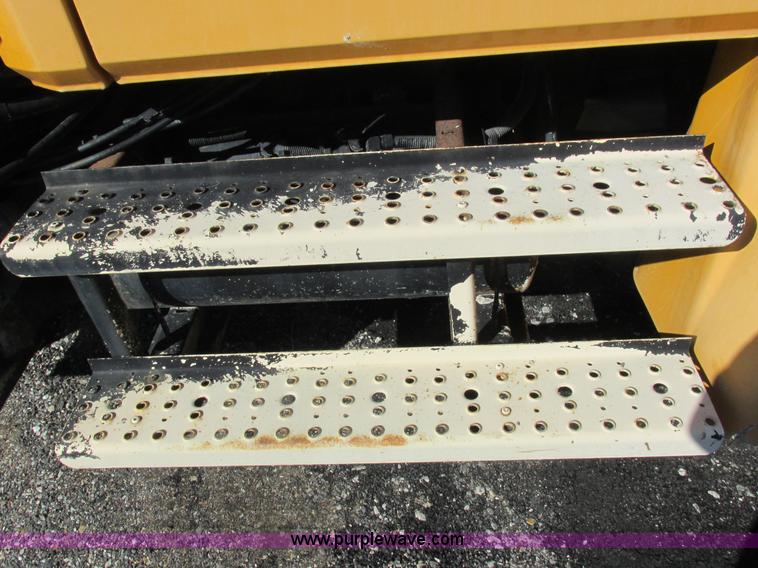 image for item I8774 2001 Freightliner FL70 dump truck