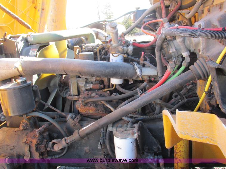 image for item I8774 2001 Freightliner FL70 dump truck