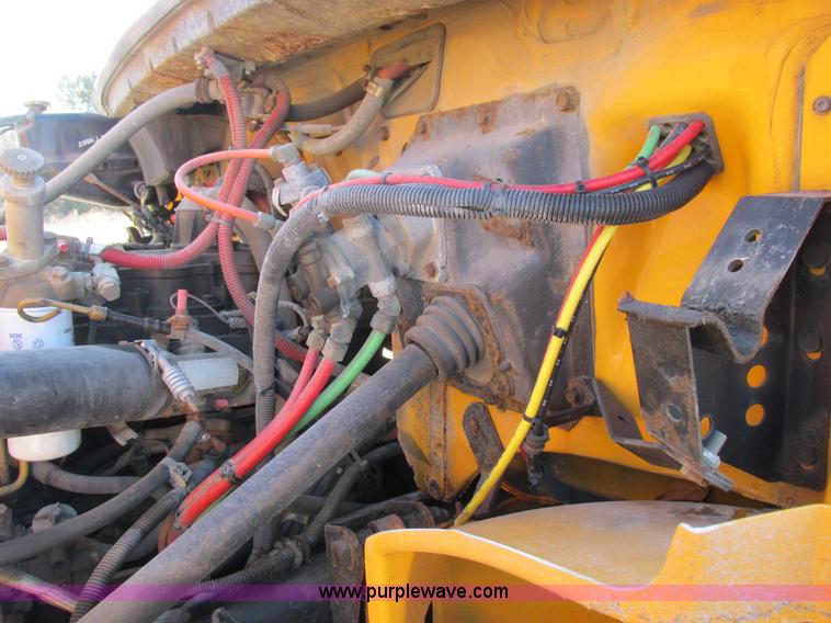 image for item I8774 2001 Freightliner FL70 dump truck