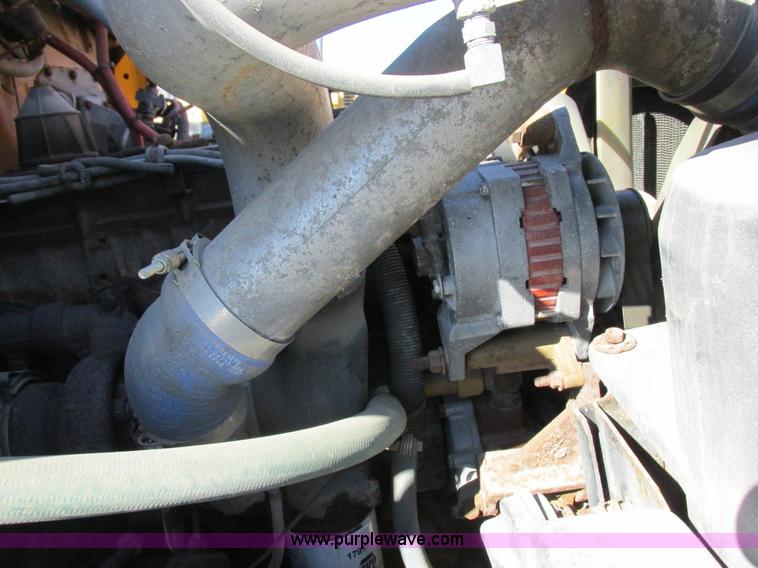 image for item I8774 2001 Freightliner FL70 dump truck