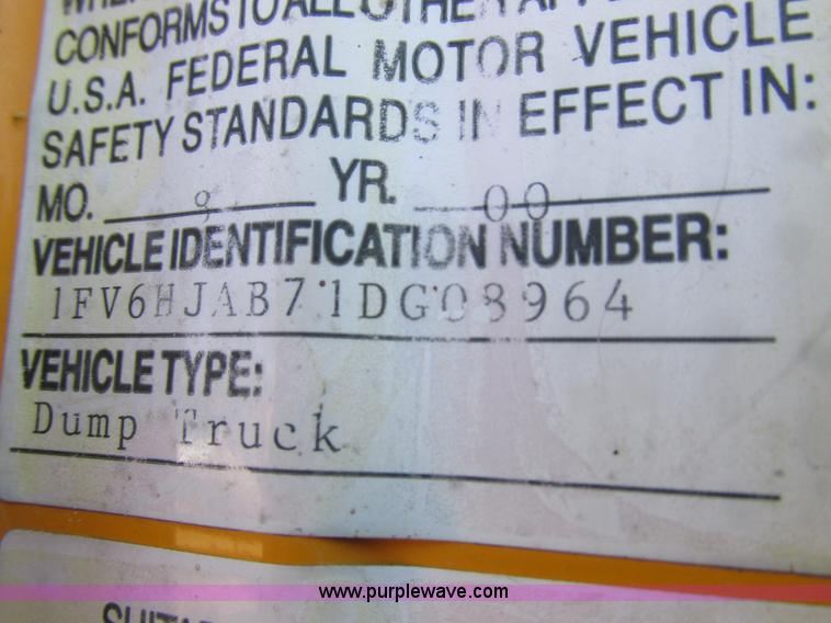 image for item I8774 2001 Freightliner FL70 dump truck