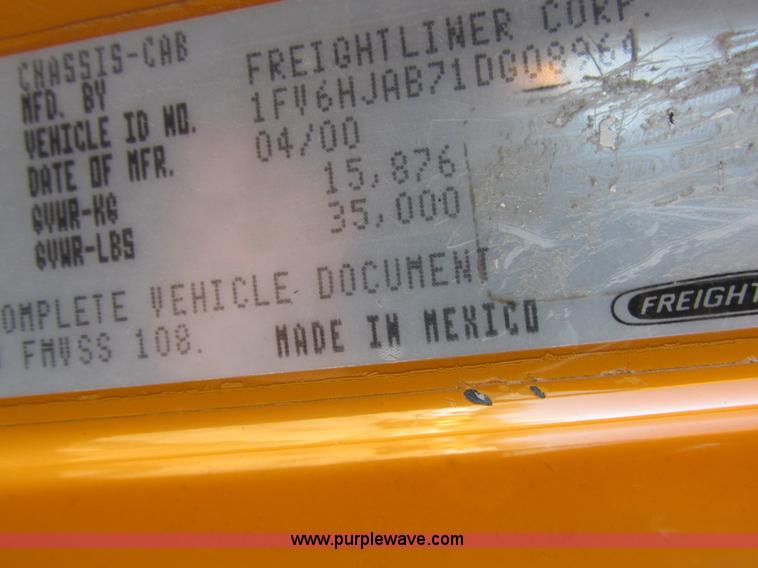 image for item I8774 2001 Freightliner FL70 dump truck