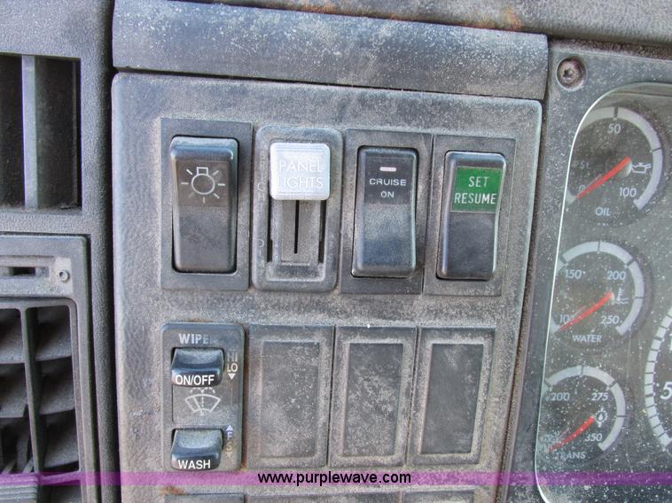 image for item I8774 2001 Freightliner FL70 dump truck