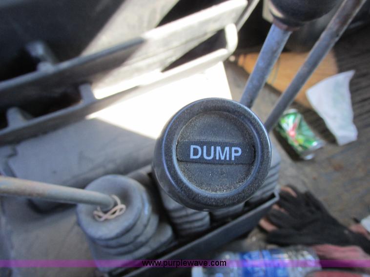 image for item I8774 2001 Freightliner FL70 dump truck