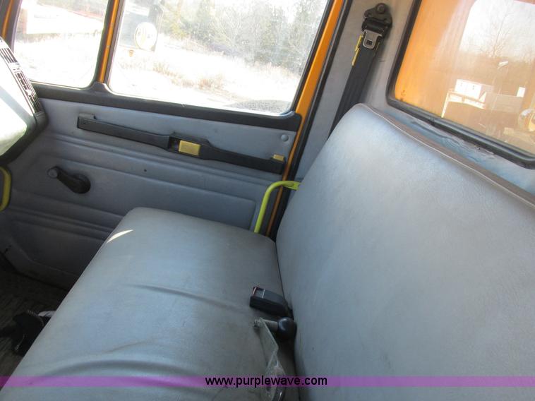 image for item I8774 2001 Freightliner FL70 dump truck