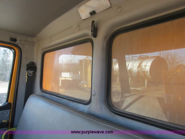 image for item I8774 2001 Freightliner FL70 dump truck