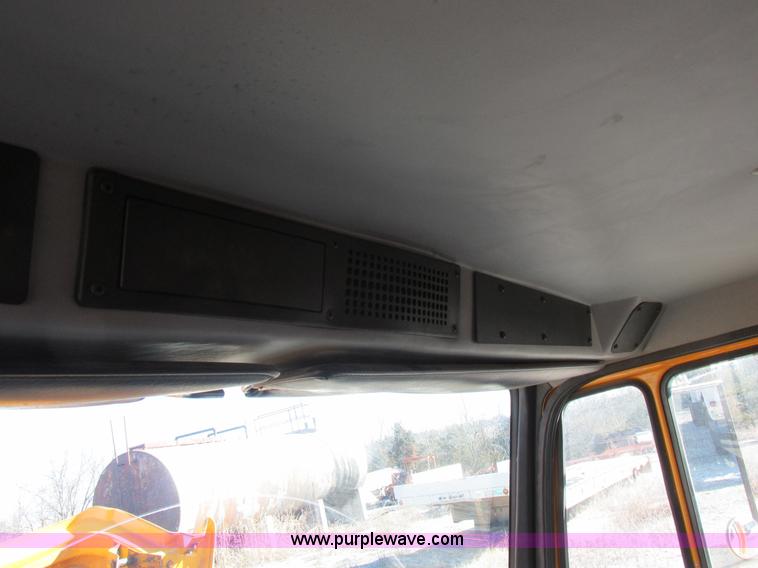 image for item I8774 2001 Freightliner FL70 dump truck