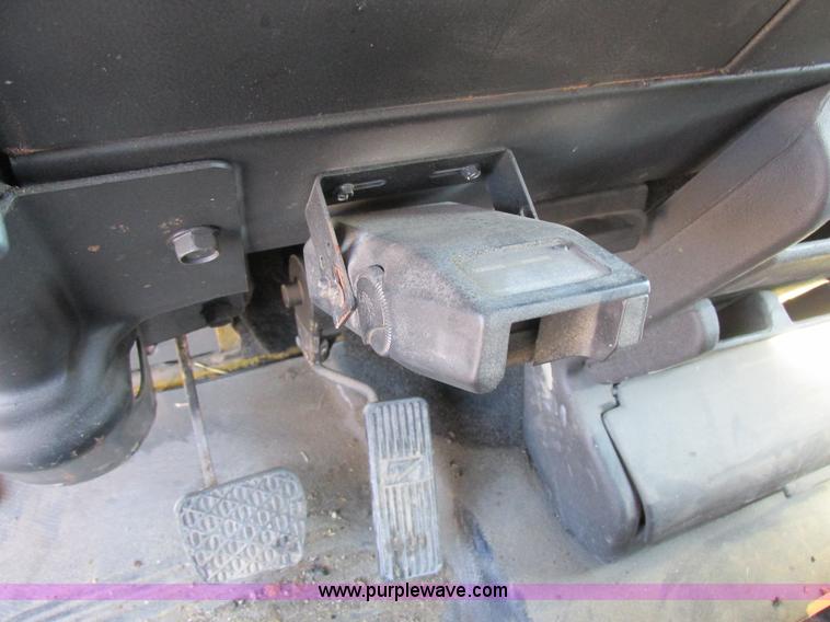 image for item I8774 2001 Freightliner FL70 dump truck