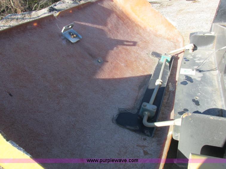 image for item I8777 2001 Caterpillar CB334D double drum roller