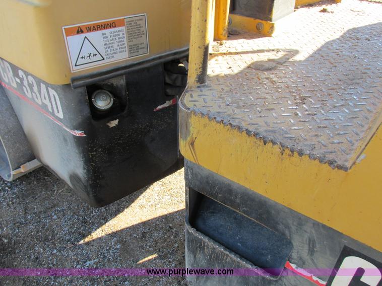 image for item I8777 2001 Caterpillar CB334D double drum roller