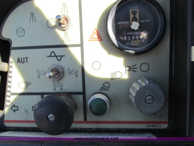 image for item I8777 2001 Caterpillar CB334D double drum roller