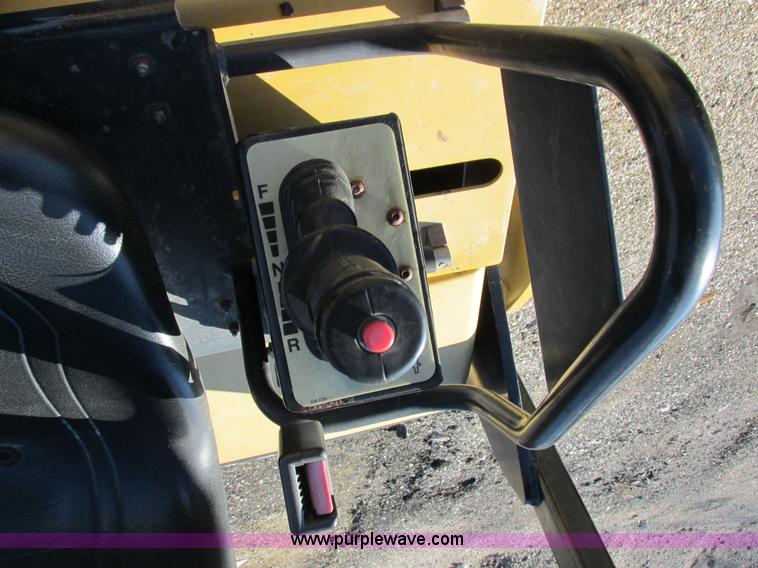 image for item I8777 2001 Caterpillar CB334D double drum roller