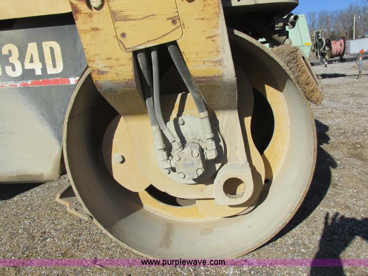 image for item I8777 2001 Caterpillar CB334D double drum roller