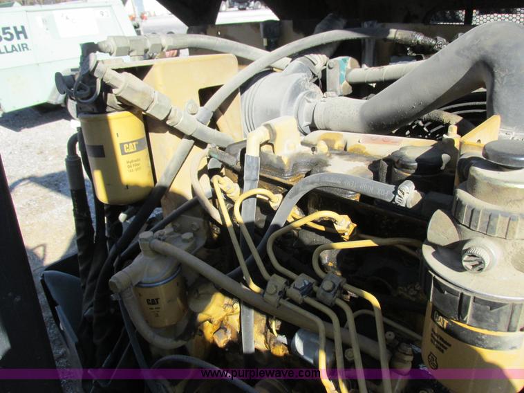 image for item I8777 2001 Caterpillar CB334D double drum roller