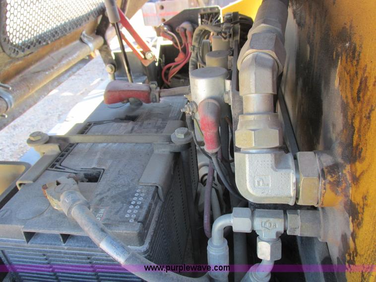 image for item I8777 2001 Caterpillar CB334D double drum roller