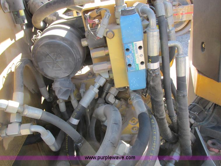 image for item I8777 2001 Caterpillar CB334D double drum roller