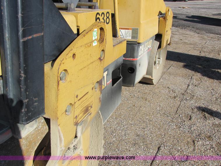 image for item I8777 2001 Caterpillar CB334D double drum roller