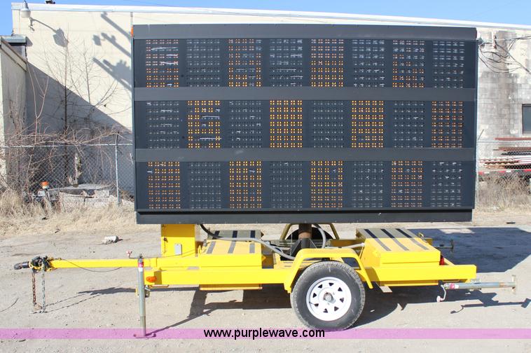 image for item J2297 2009 American Signal Company message board trailer