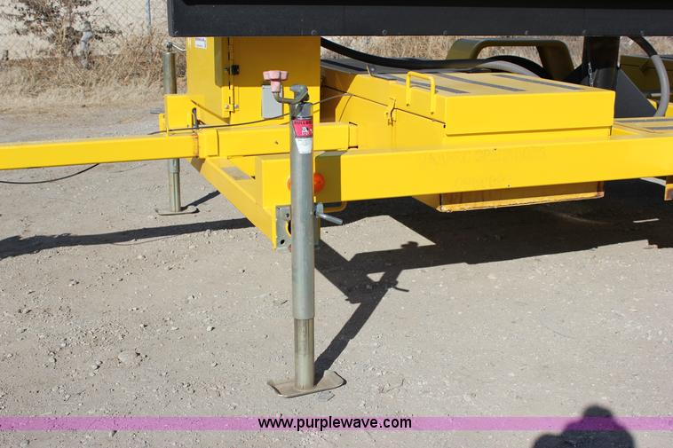 image for item J2297 2009 American Signal Company message board trailer