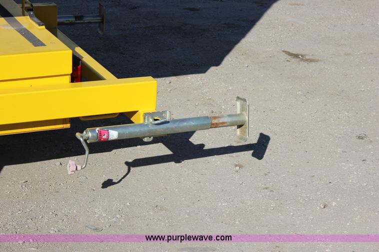 image for item J2297 2009 American Signal Company message board trailer