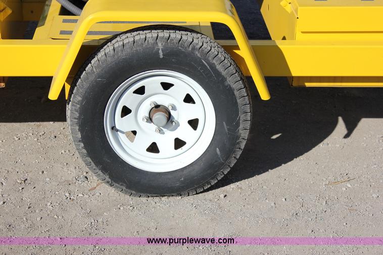 image for item J2297 2009 American Signal Company message board trailer