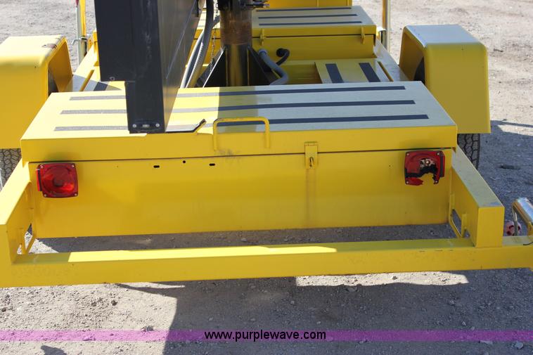 image for item J2297 2009 American Signal Company message board trailer