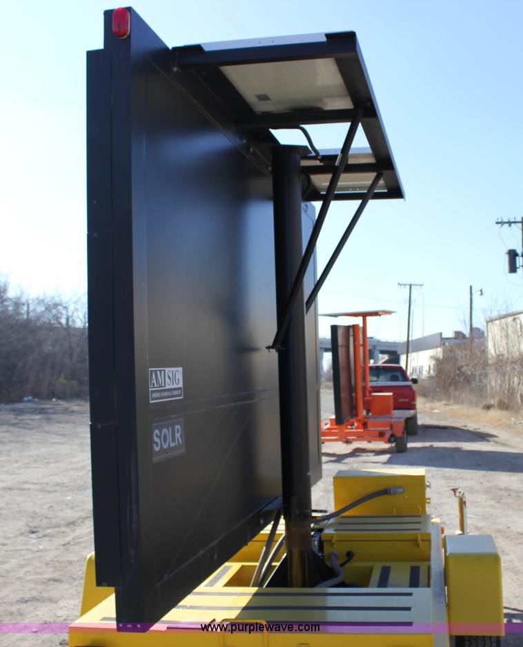 image for item J2297 2009 American Signal Company message board trailer