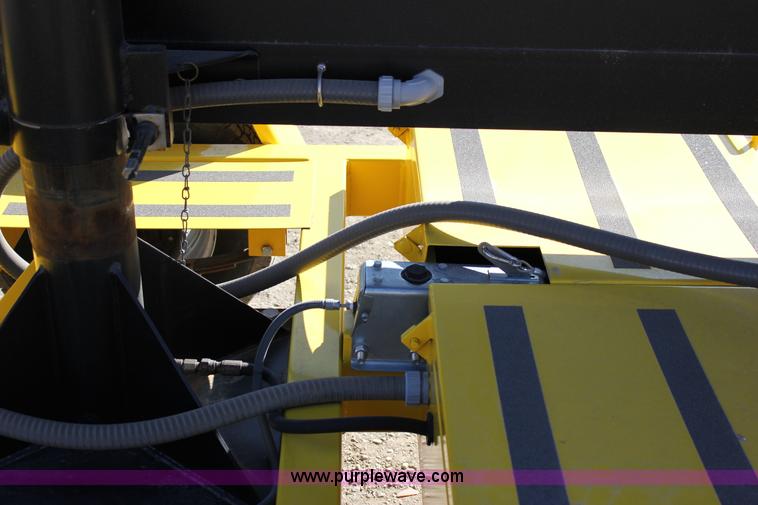 image for item J2297 2009 American Signal Company message board trailer